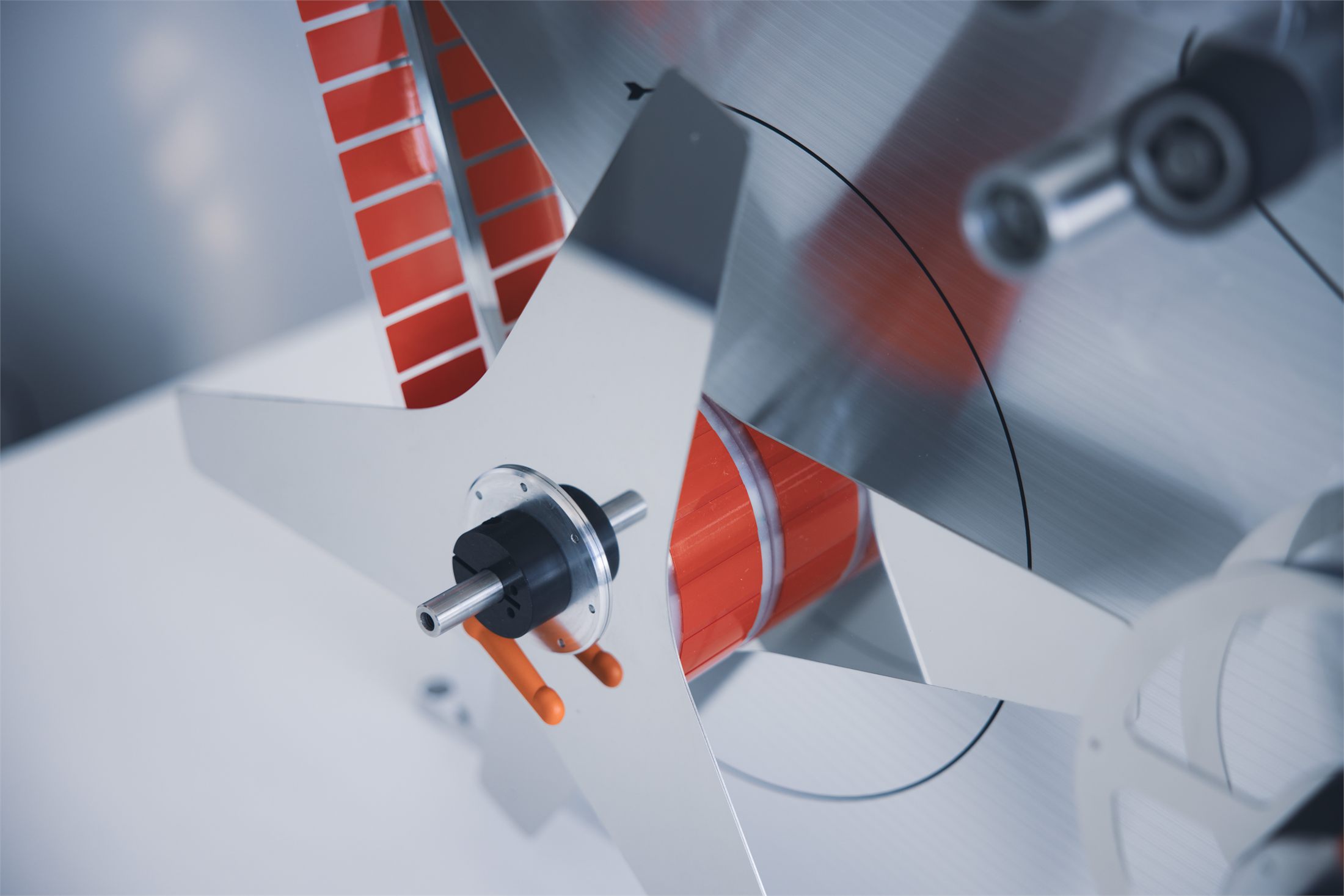 Pick & Place system with loaded material