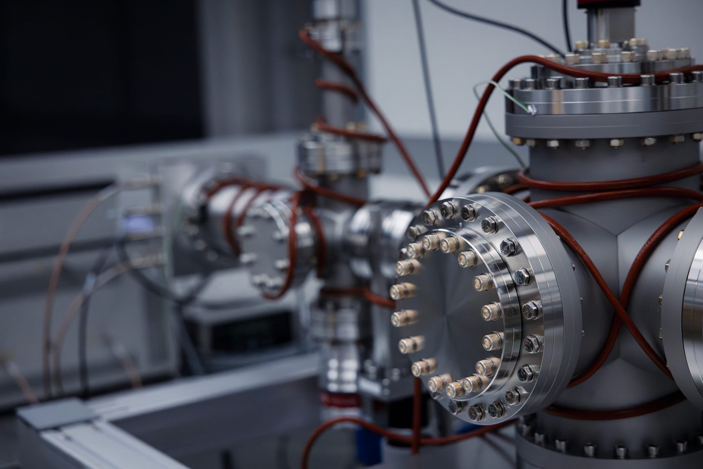 System for residual gas analysis and vacuum measurements